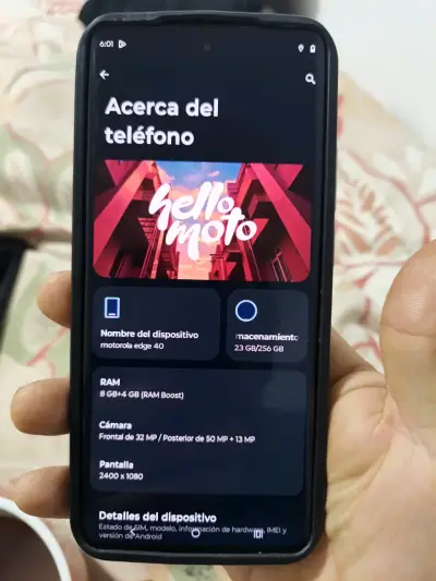Smartphone moderno negro moto Edge 40 - miniatura 3