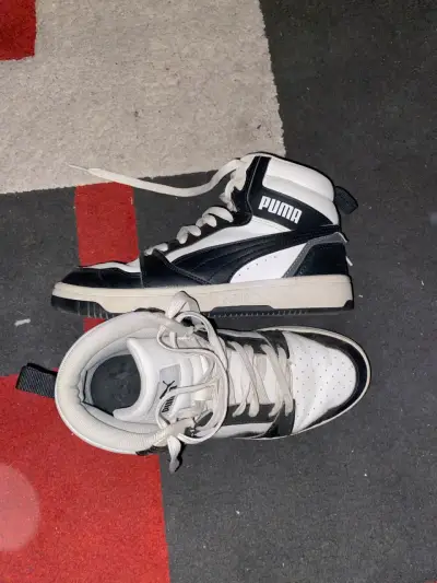 Zapatillas Puma blancas y negras - miniatura 5