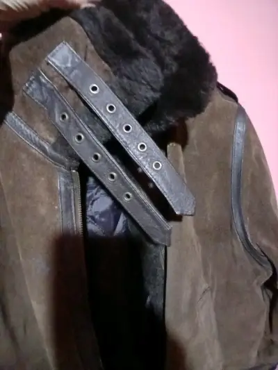 Chaqueta de cuero marrón - miniatura 1
