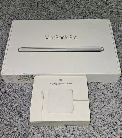 MacBook Pro + Cargador Original MagSafe - miniatura 1