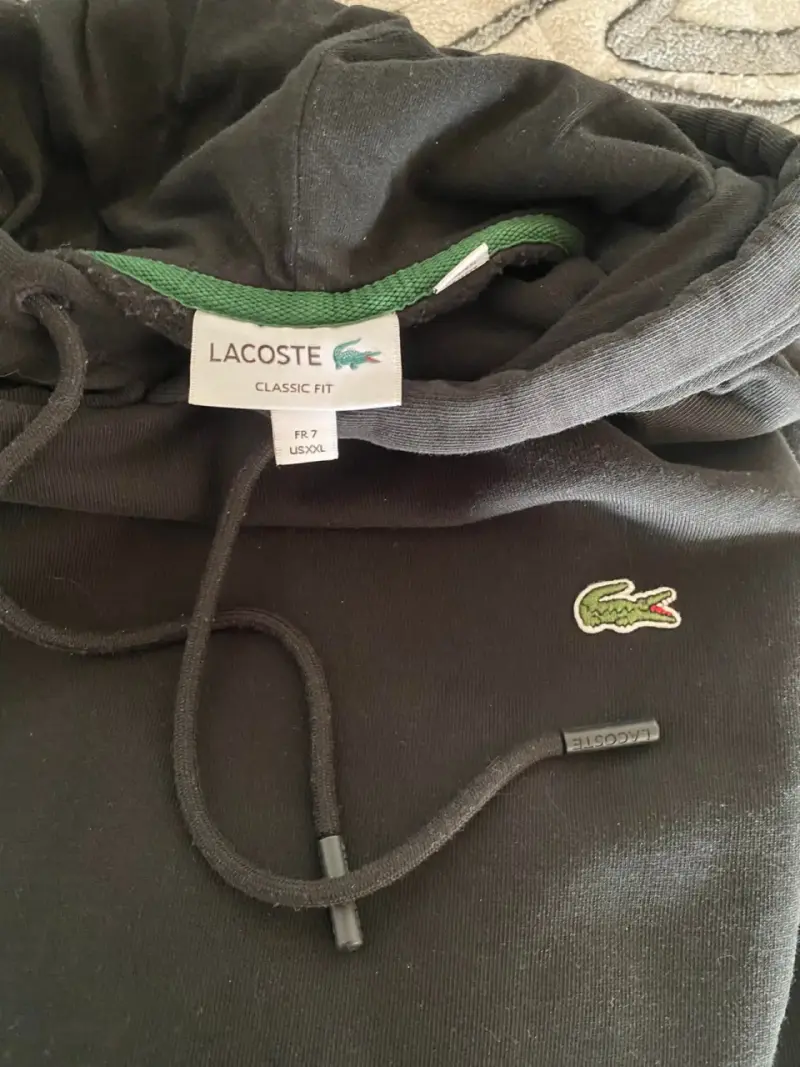 Polerón negro con capucha Lacoste - 4