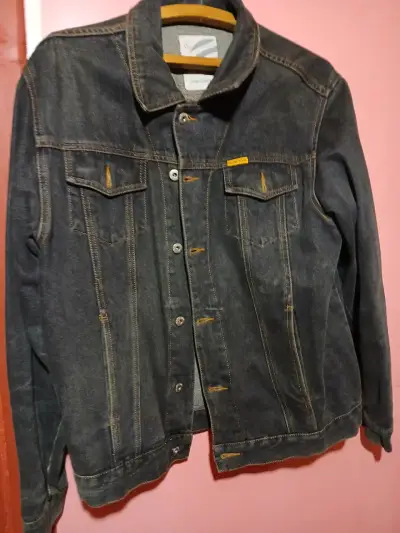 Chaqueta de mezclilla oscura - miniatura 3