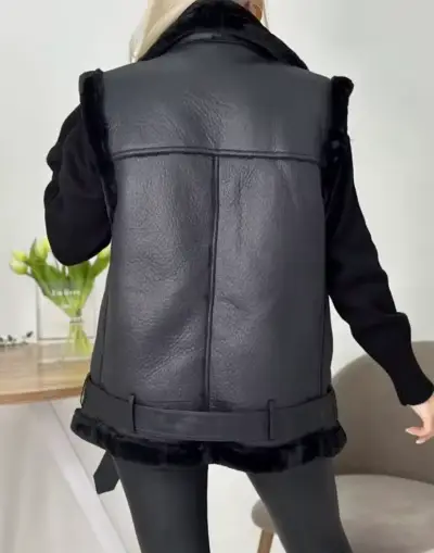 Chaleco de cuero negro con cinturón - miniatura 3