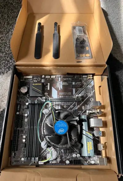 Placa madre Gigabyte + Procesador i5 - miniatura 1