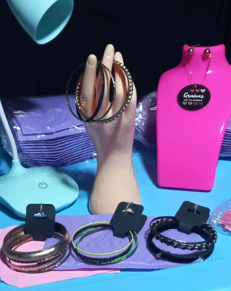 Conjunto de pulseras variadas - 1