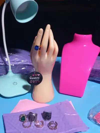 Anillos de bisutería variados - miniatura 2