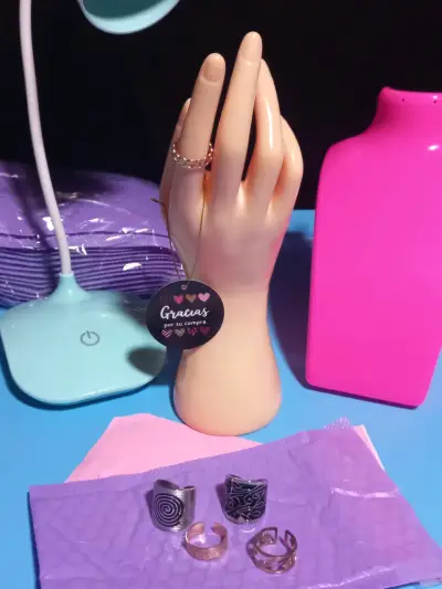 Anillos de bisutería variados - miniatura 4