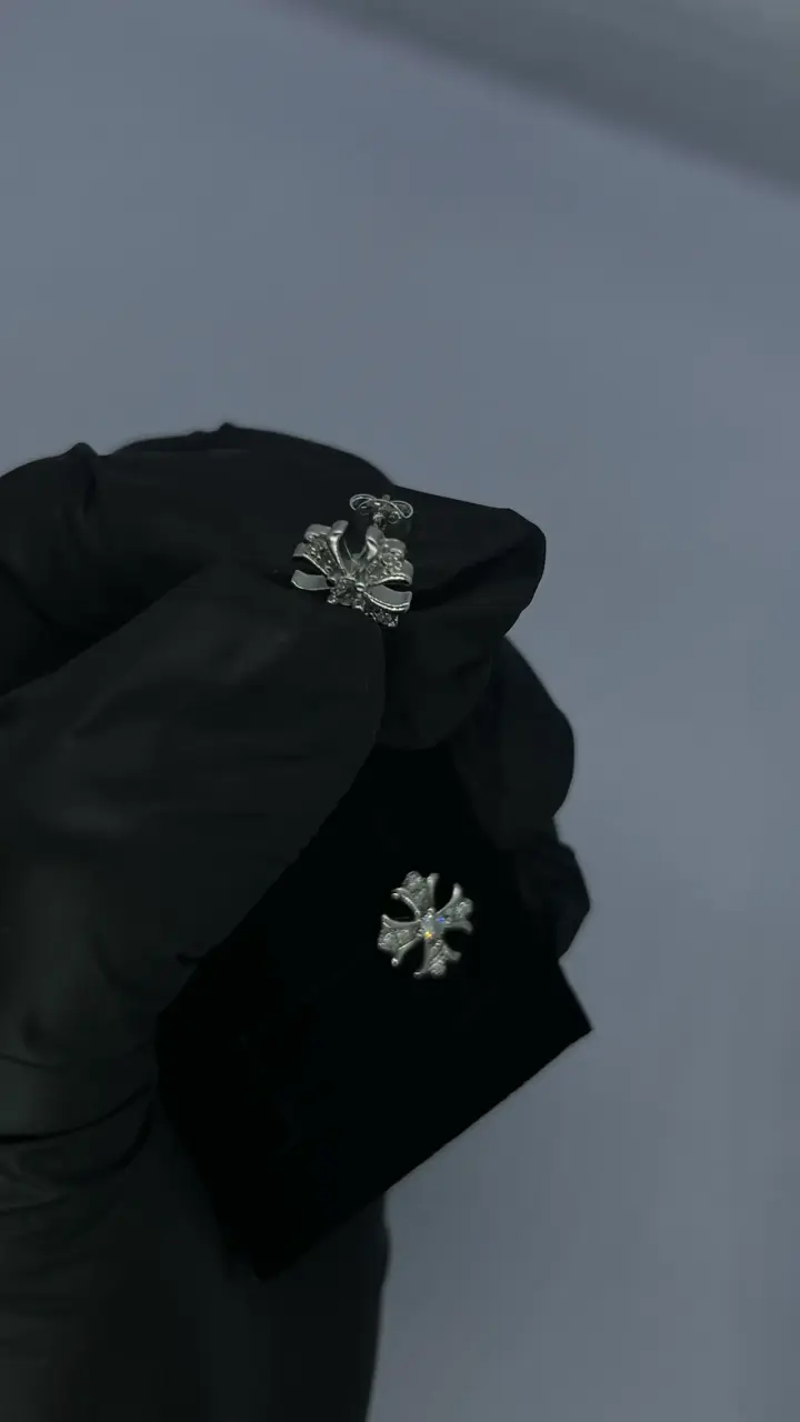 Aros de plata con diseño cruz - 2