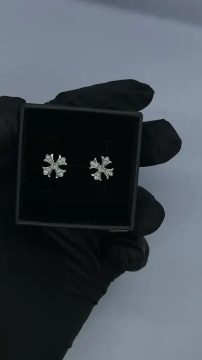 Aros de plata con diseño cruz - miniatura 3