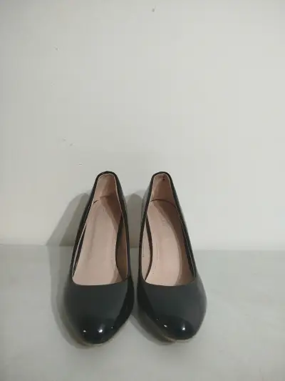 Zapatos de tacón negro - miniatura 1