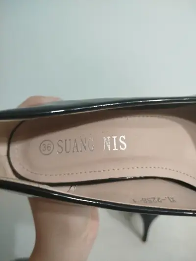 Zapatos de tacón negro - miniatura 5