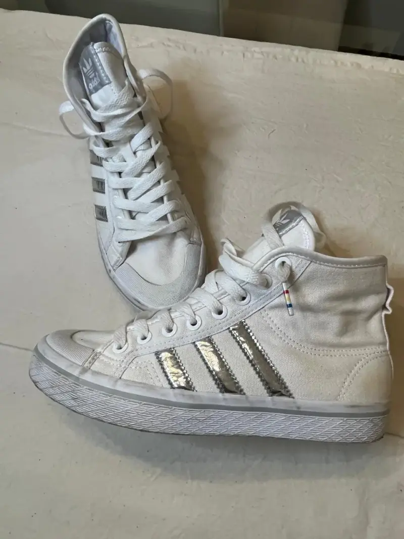 Zapatillas Adidas deportivas blancas - 1