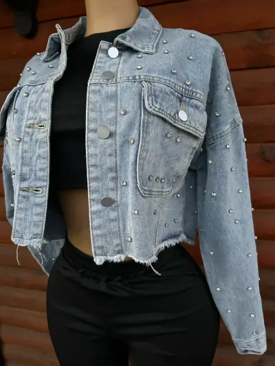 Chaqueta de mezclilla nueva con tachas - miniatura 1