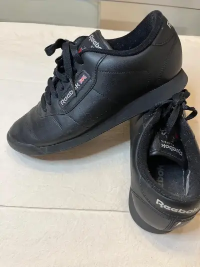 Zapatillas negras Reebok Classic - miniatura 2