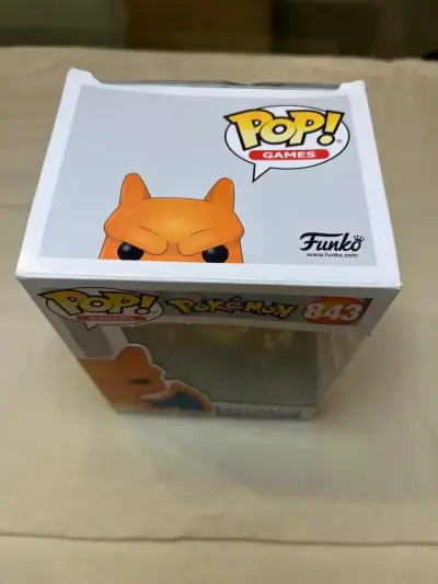 Figura Funko Pop Charizard - miniatura 2