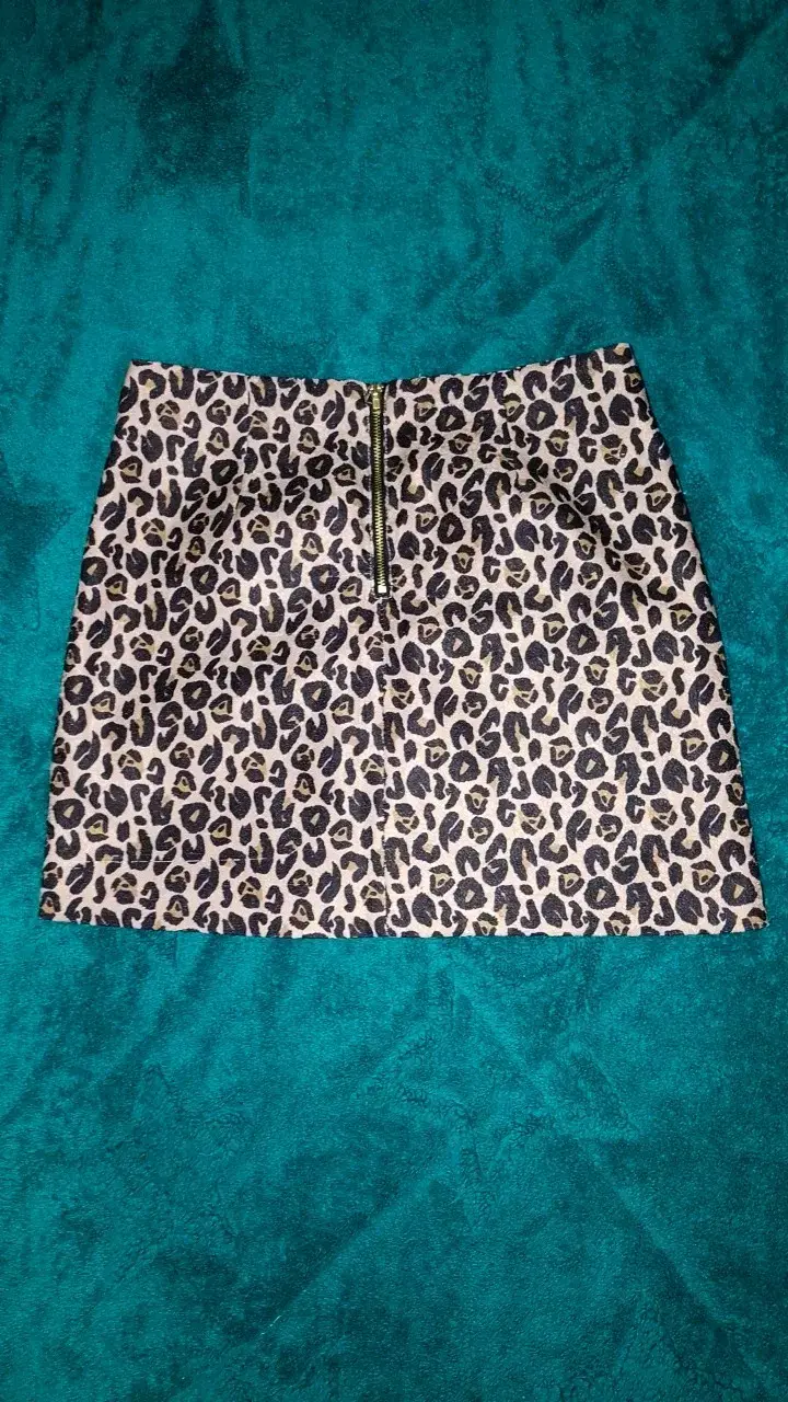 Mini falda leopardo talla 34