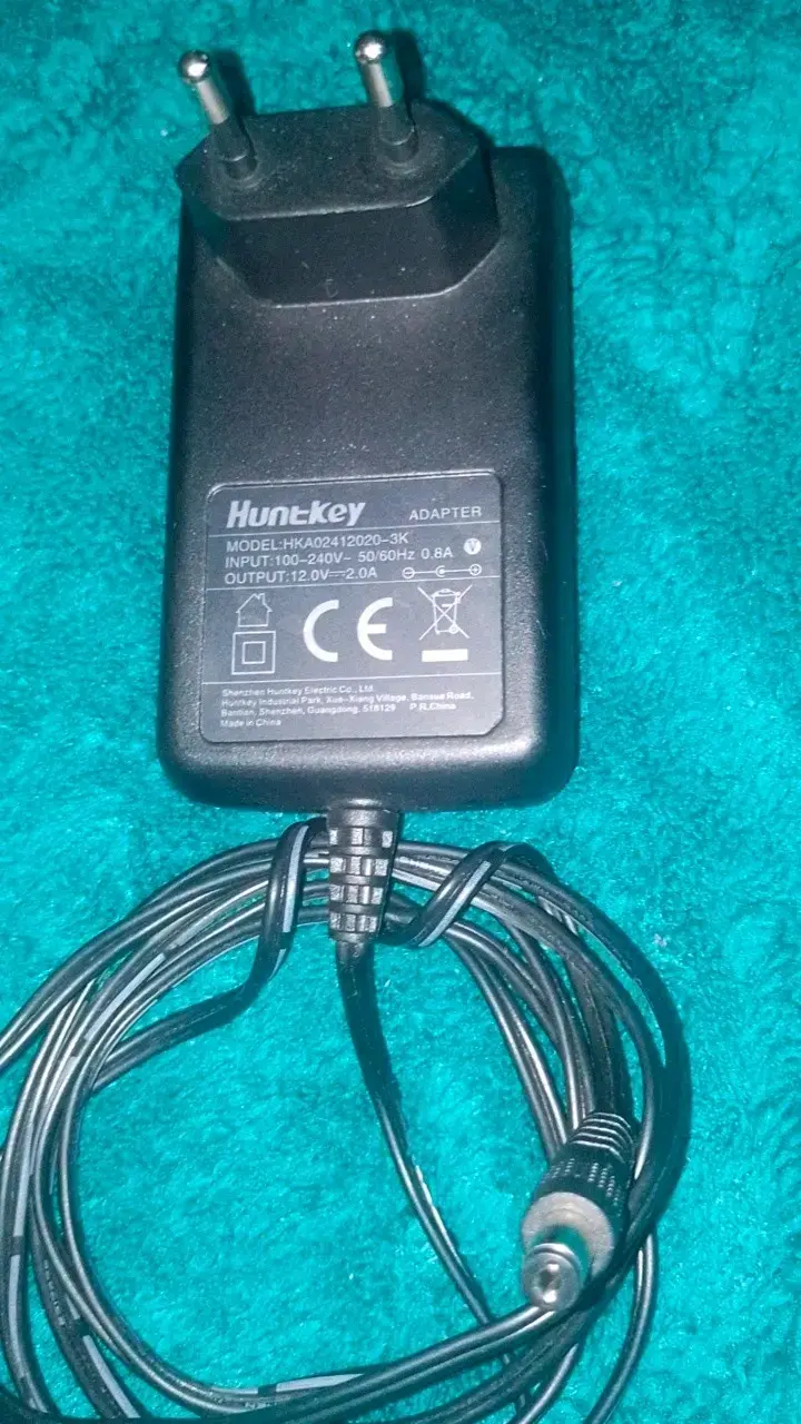 Cargador Huntkey negro - 2
