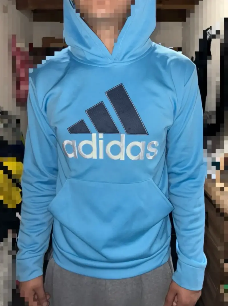 Polerón azul Adidas con capucha