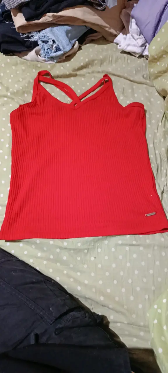 Polera roja sin mangas - 1