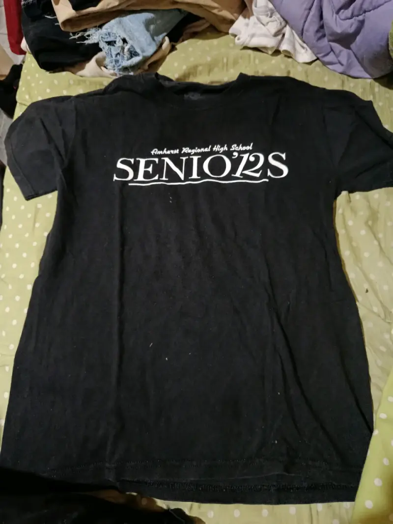 Polera negra Amherst High School - 1