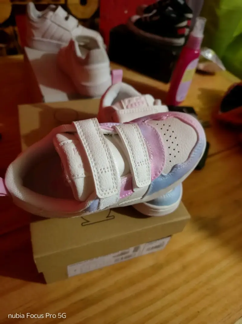 Zapatillas infantiles rosas y azules - 2