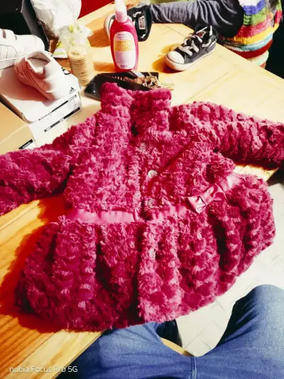 Abrigos infantil peludo rosado - miniatura 1