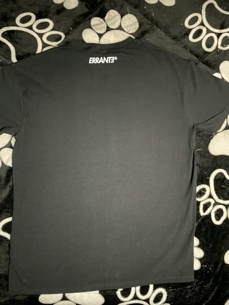 Polera negra Errante - 2