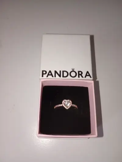 Anillo Pandora con corazón brillante - miniatura 1