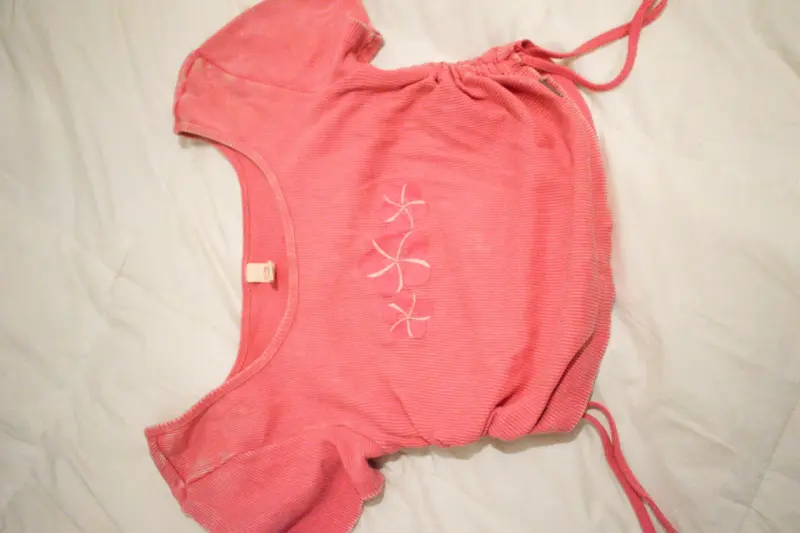 Polera top rosa con flores estampadas - 4