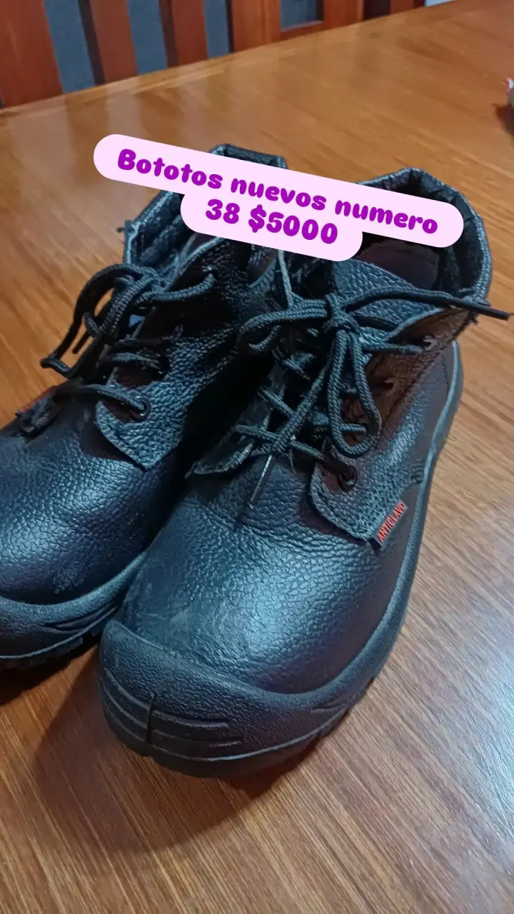 Bototos de cuero negro nuevos - 2