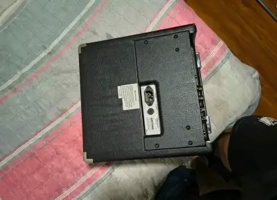 Amplificador y bajo electrico - miniatura 1