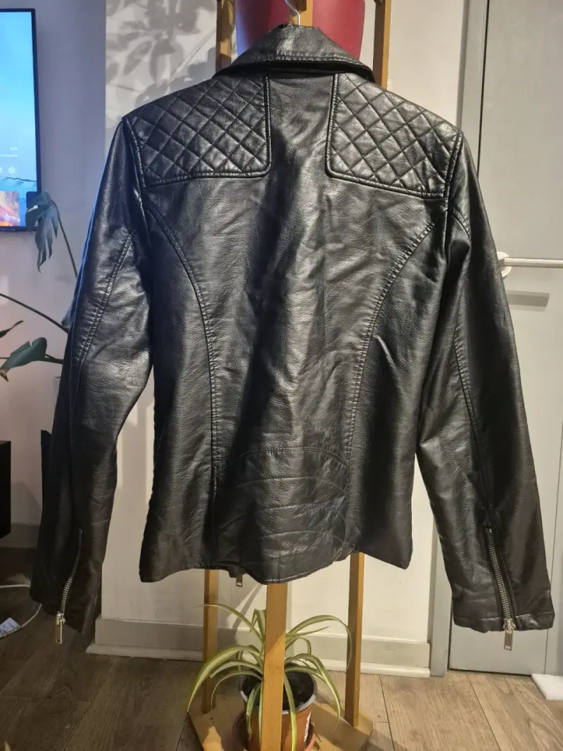 Chaqueta de cuero negra - 3