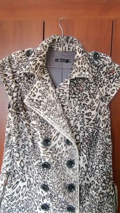 Abrigo sin mangas leopardado TM - miniatura 1