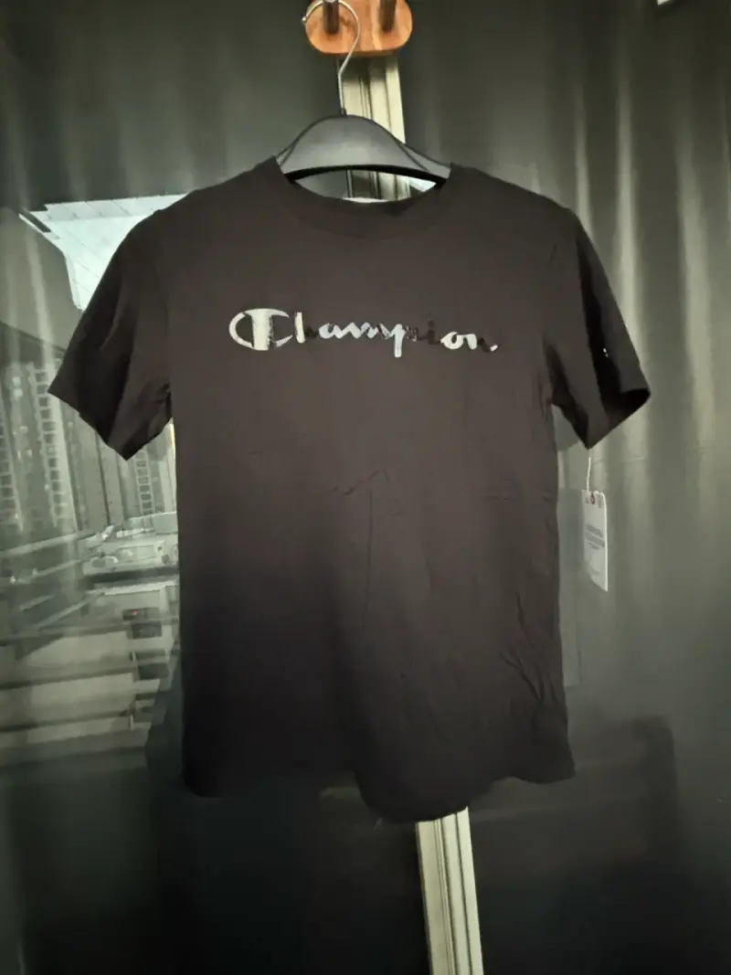 Polera negra Champion - 1