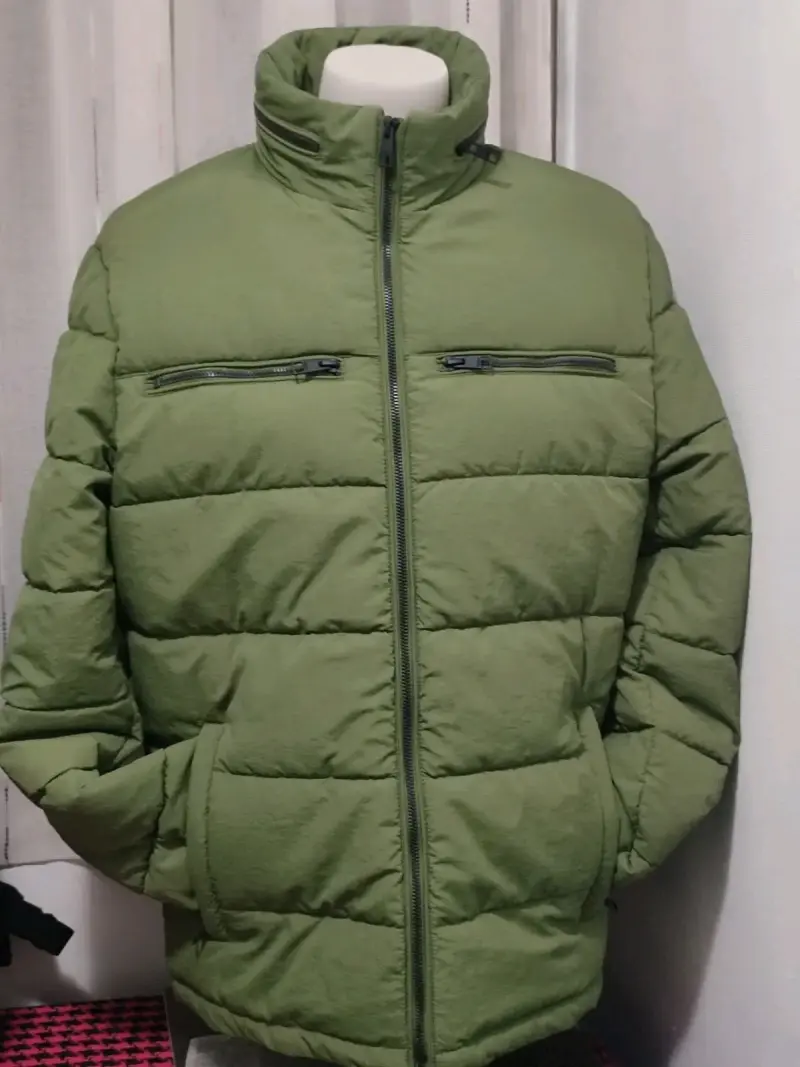 Chaqueta verde acolchada - 1