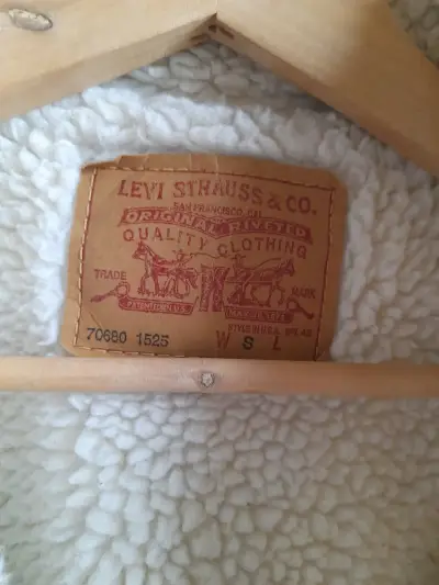 Chaqueta Levis Strauss con forro de sherpa. - miniatura 3