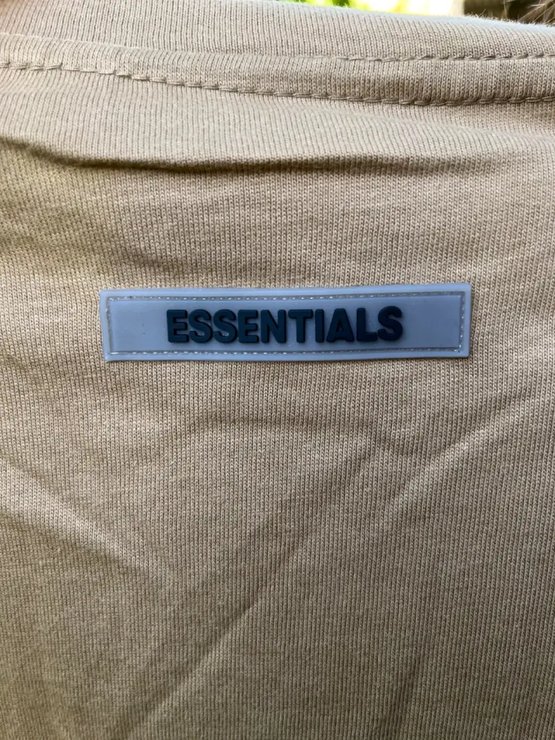 Polera Essentials color café - 2