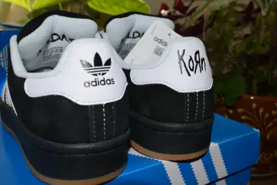 Zapatillas Adidas x korn - miniatura 2