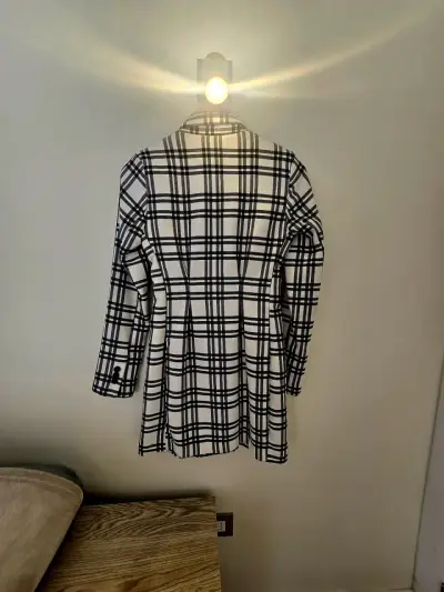 Blazer talla xs marca BERSHKA - miniatura 4