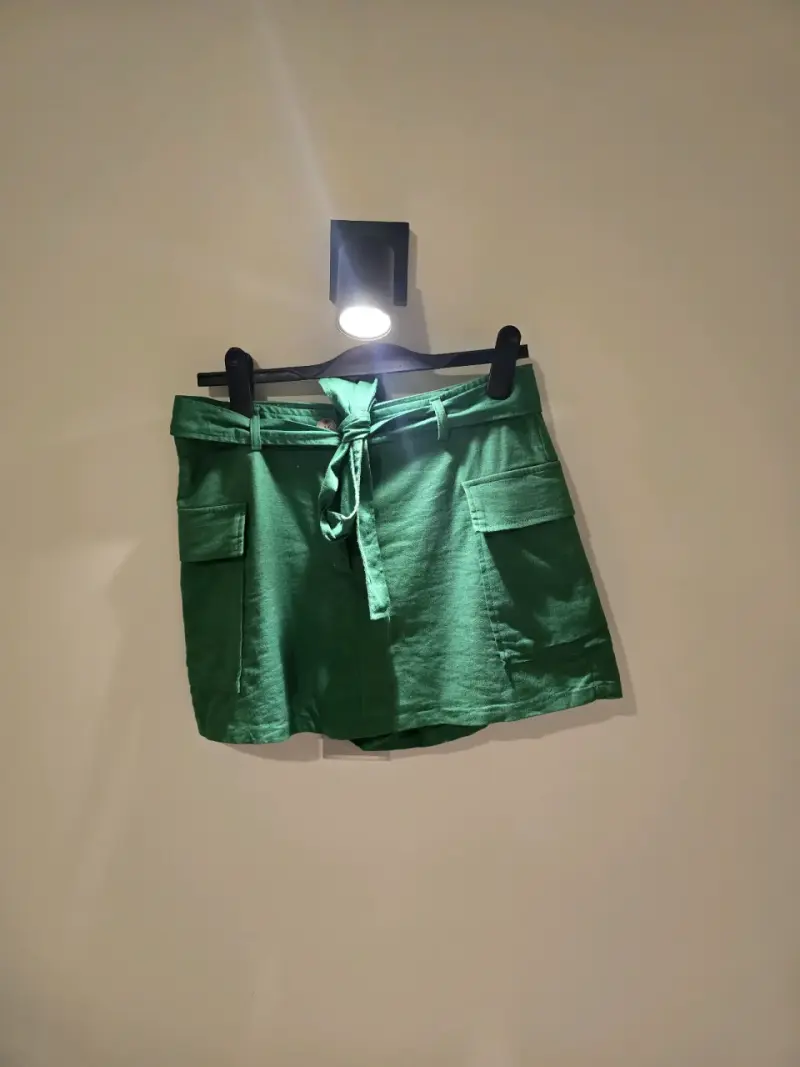 Falda - short verde con bolsillos - 2