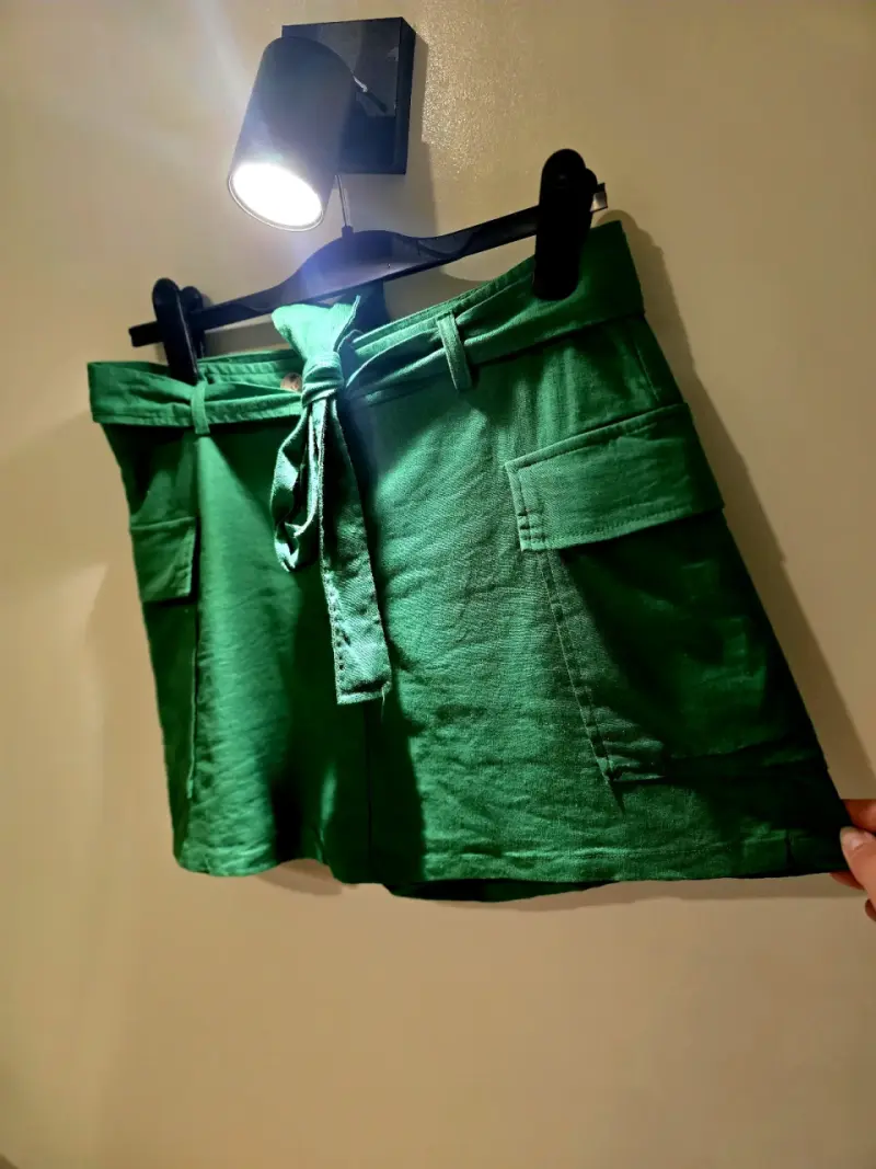 Falda - short verde con bolsillos - 3