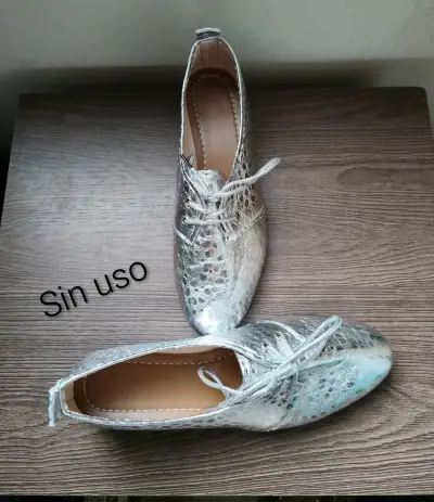 Zapatos plateados talle 38/39 - miniatura 2