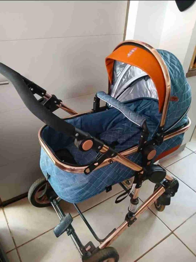 Coche para bebé azul y naranja - 1