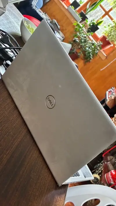 Laptop Dell Inspiron 15 - miniatura 3