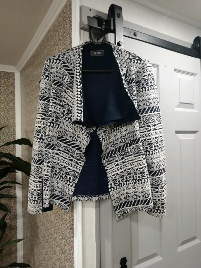 Chaqueta estampada blanco y azul - 1