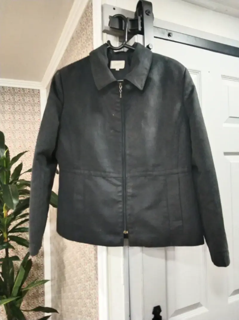 Chaqueta negra de mujer - 1