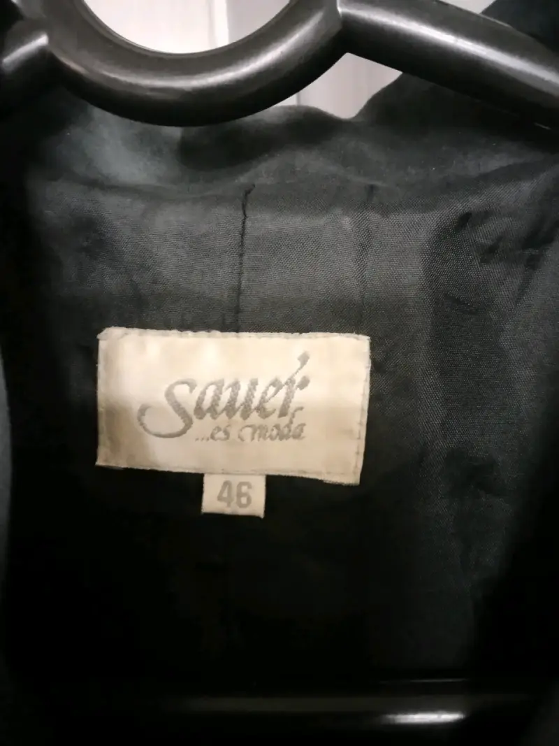 Chaqueta negra de mujer - 3