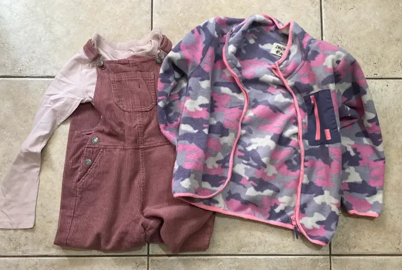 Conjunto niña polar y jardinera Talla 6-8 - 1