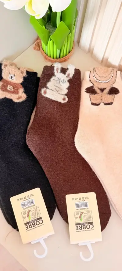 Calcetines de lana con diseño de osos - miniatura 2