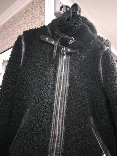 Chaqueta de lana negra con zipper - miniatura 2